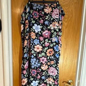 Plus Size Reversible Floral Skirt (2 in 1)